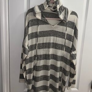 Woman’s Sweater w/ Hood